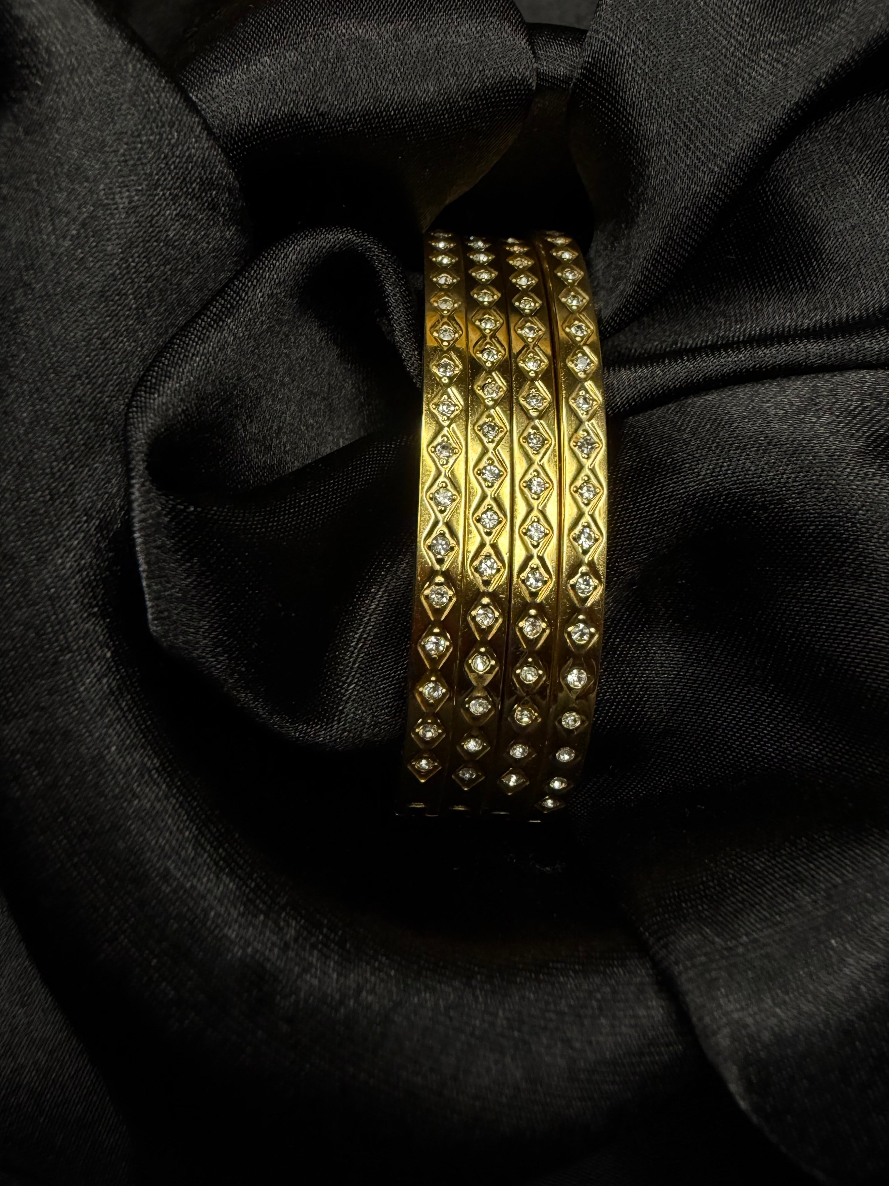Vera Bangle